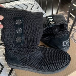 Black Ugg bolts size 6